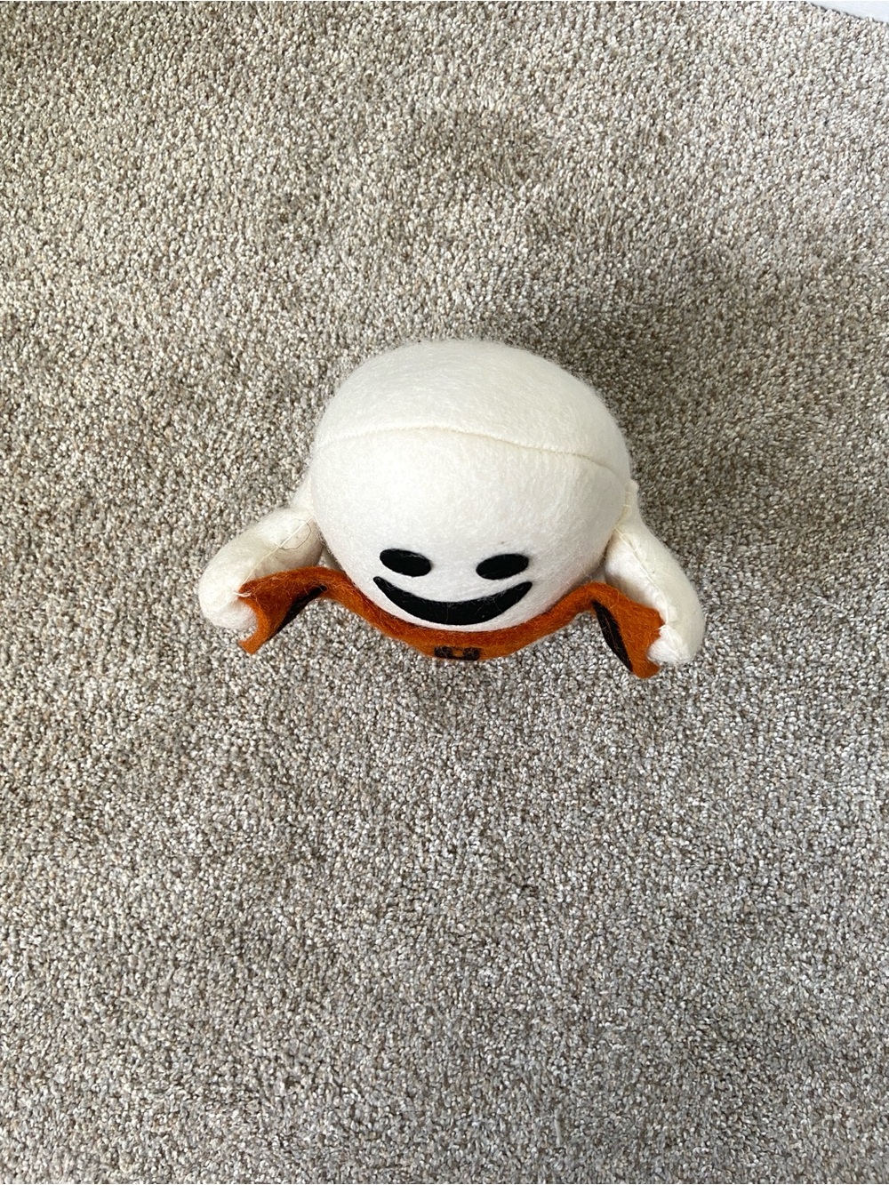 NWOT TJ Maxx Halloween Felt Wool Ghost Tabletop Decor with Orange BOO Banner - Picture 10 of 15